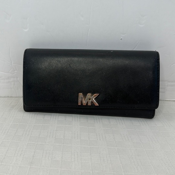 MICHAEL KORS Large Black Leather Wallet with Gold Tone Hardware - Picture 1 of 10